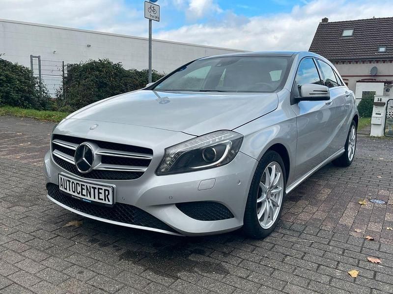 Silber Gebraucht 2014 Mercedes A220 Limousine | 12.950 € (Fairer Preis) - Bild 1/4