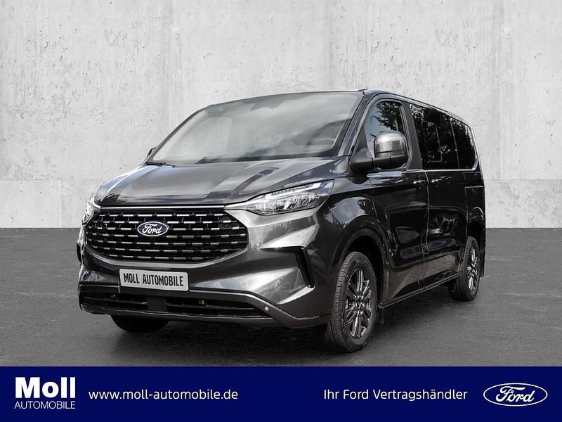 Grau Neu 2025 Ford Tourneo Custom Titanium Van / Kleinbus | 57.590 € (Teuer) - Bild 1/4