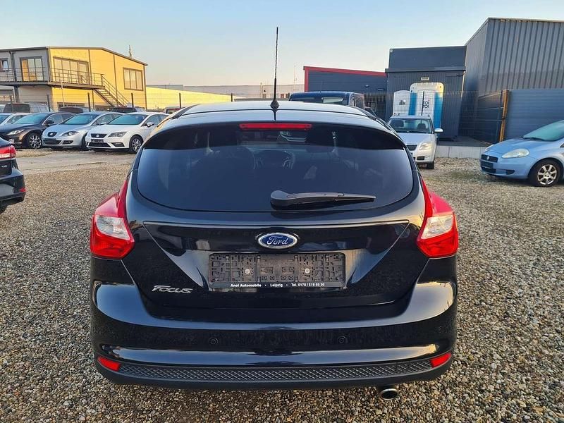 Gebraucht Ford Focus Trend 150 PS (110 kW) 2012 Pantherschwarz metallic Kleinwagen