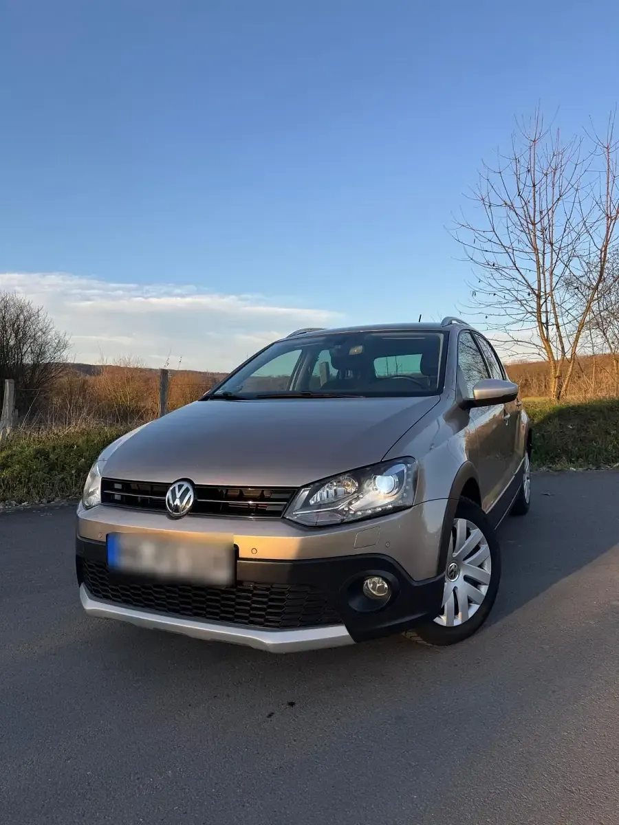 Gebraucht VW Polo Cross 90 PS (66 kW) 2015 Gold Kleinwagen