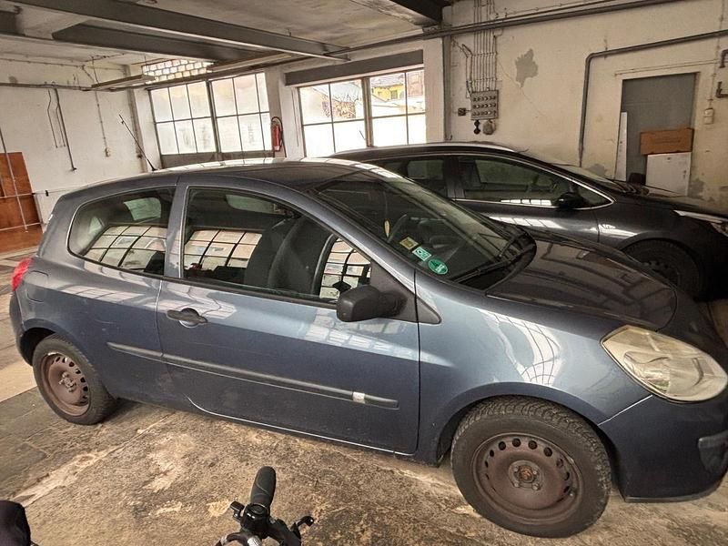 Gebraucht Renault Clio II 75 PS (55 kW) 2006 Blau Kleinwagen