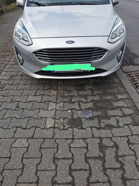 Gebraucht Ford Fiesta Cool & Connect 101 PS (74 kW) 2018 Silber Kleinwagen