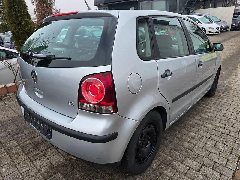 Gebraucht VW Polo Trendline 64 PS (47 kW) 2005 Silber Kleinwagen