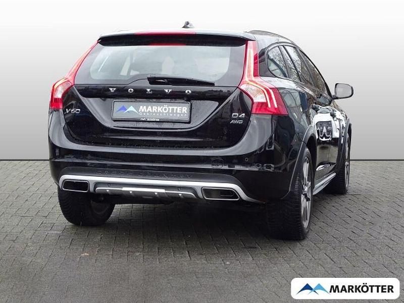 Gebraucht Volvo V60 CC Summum 190 PS (139 kW) 2016 Schwarz Kombi