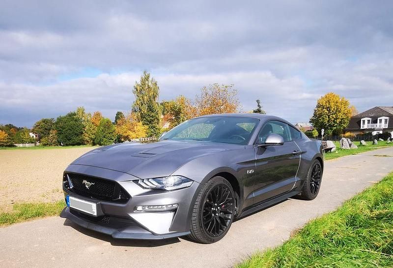 Grau Gebraucht 2021 Ford Mustang GT Coupé | 43.900 € (Etwas zu teuer) - Bild 1/4