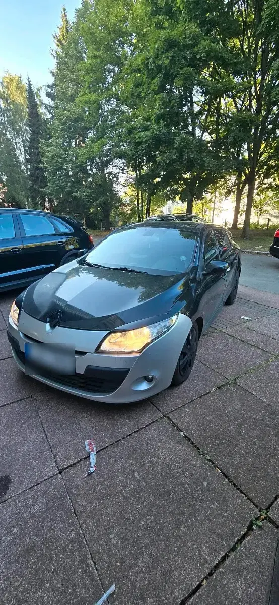 Gebraucht Renault Mégane GrandTour 110 PS (80 kW) 2011 Schwarz Kombi