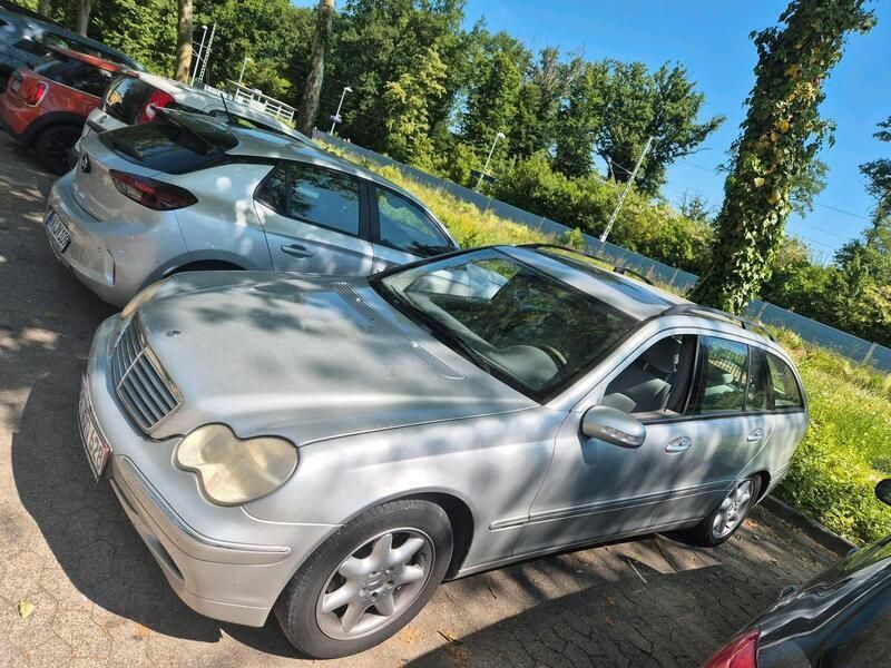 Silber Gebraucht 2002 Mercedes C270 Kombi | 1.750 € - Bild 1/4
