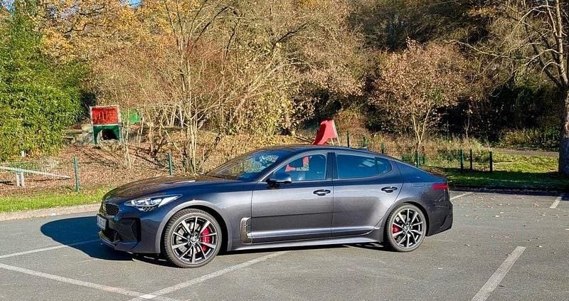 Grau Gebraucht 2018 Kia Stinger Kleinwagen | 19.400 € (Superpreis) - Bild 1/4