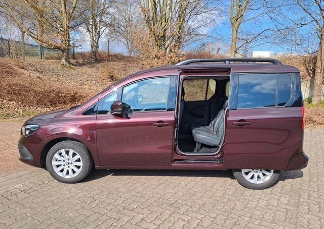 Gebraucht Mercedes T180 Progressive 131 PS (96 kW) 2021 Rot Van / Kleinbus