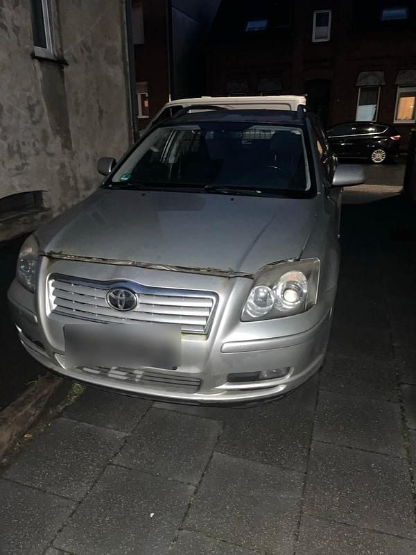 Silber Gebraucht 2006 Toyota Avensis Kombi | 1.050 € (Guter Preis) - Bild 1/4
