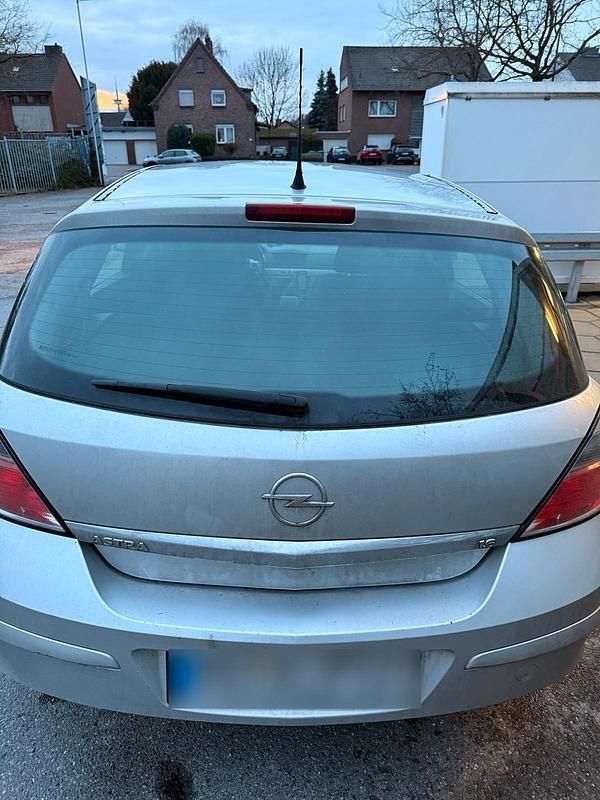 Gebraucht Opel Astra 90 PS (66 kW) 2007 Silber Kleinwagen