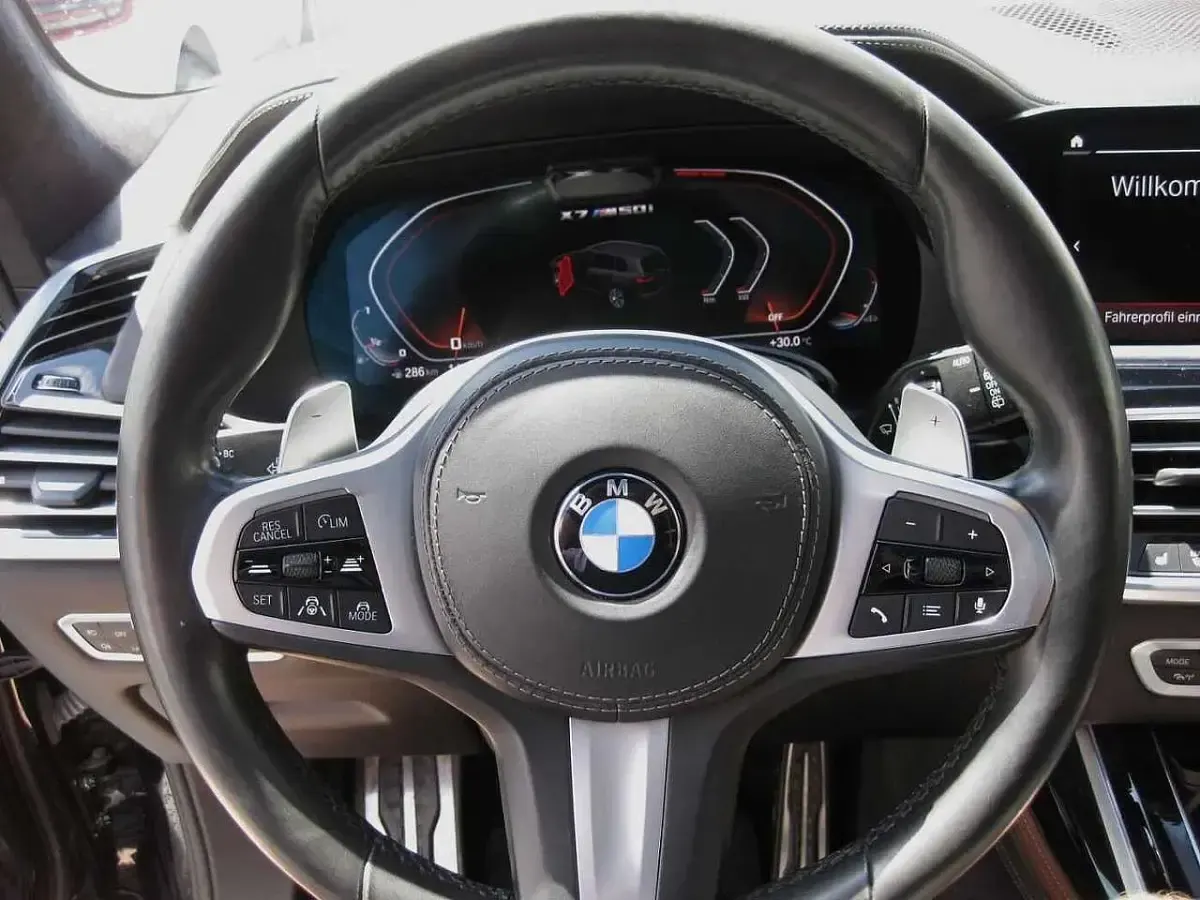 Gebraucht BMW X7 Executive 530 PS (389 kW) 2020 Carbonschwarzmet. SUV