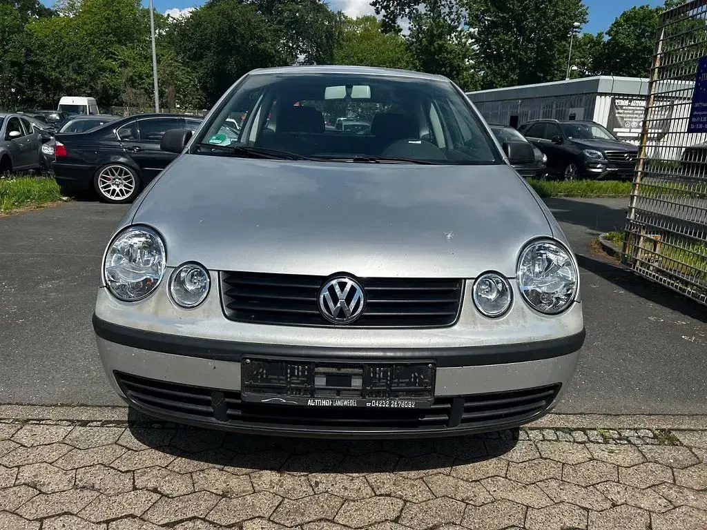 Occasion VW Polo Basis 54 ch (39 kW) 2003 Argent Berline