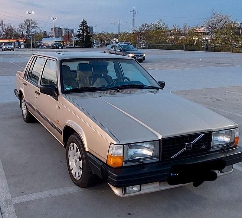 Gebraucht Volvo 740 155 PS (114 kW) 1988 Gold Limousine