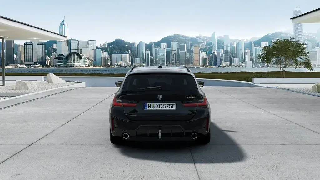 Uusi BMW 330e Exclusive 292 HP (214 kW) 2026 Musta Farmari