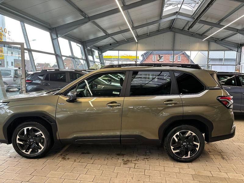 Neu Subaru Forester Active 136 PS (100 kW) 2026 Grün SUV