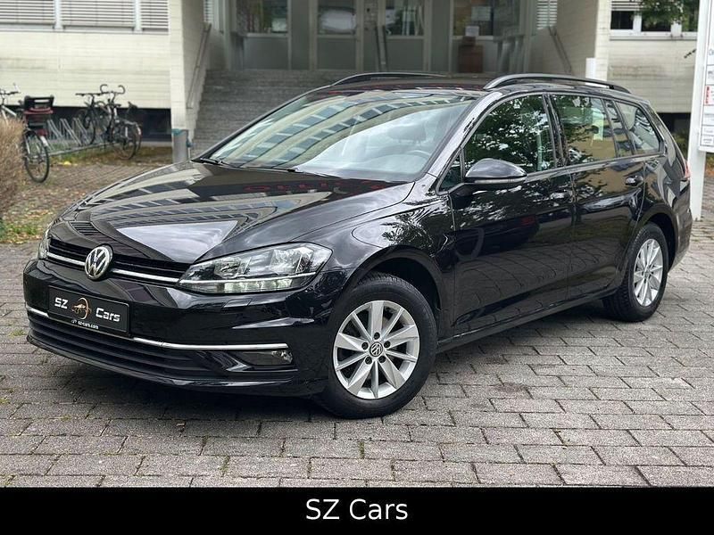 Schwarz Gebraucht 2017 VW Golf VII Comfortline Kombi | 11.900 € (Guter Preis) - Bild 1/4