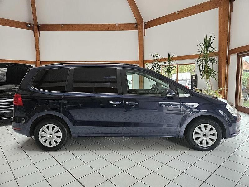 Gebraucht VW Sharan Trendline 150 PS (110 kW) 2011 Blau Van / Kleinbus