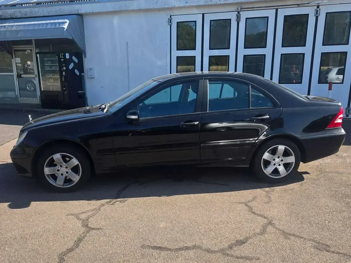 Gebraucht Mercedes C180 Classic 143 PS (105 kW) 2006 Schwarz Limousine