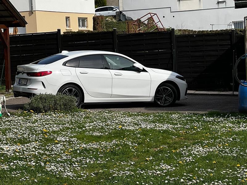 Weiß Gebraucht 2021 BMW 218 Sport Line Coupé | 22.300 € (Fairer Preis) - Bild 1/4