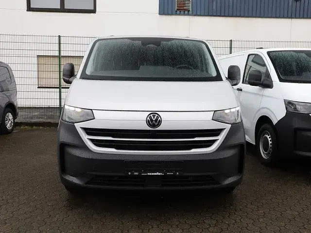 Neu VW T7 150 PS (110 kW) 2026 Light grey metallic Van