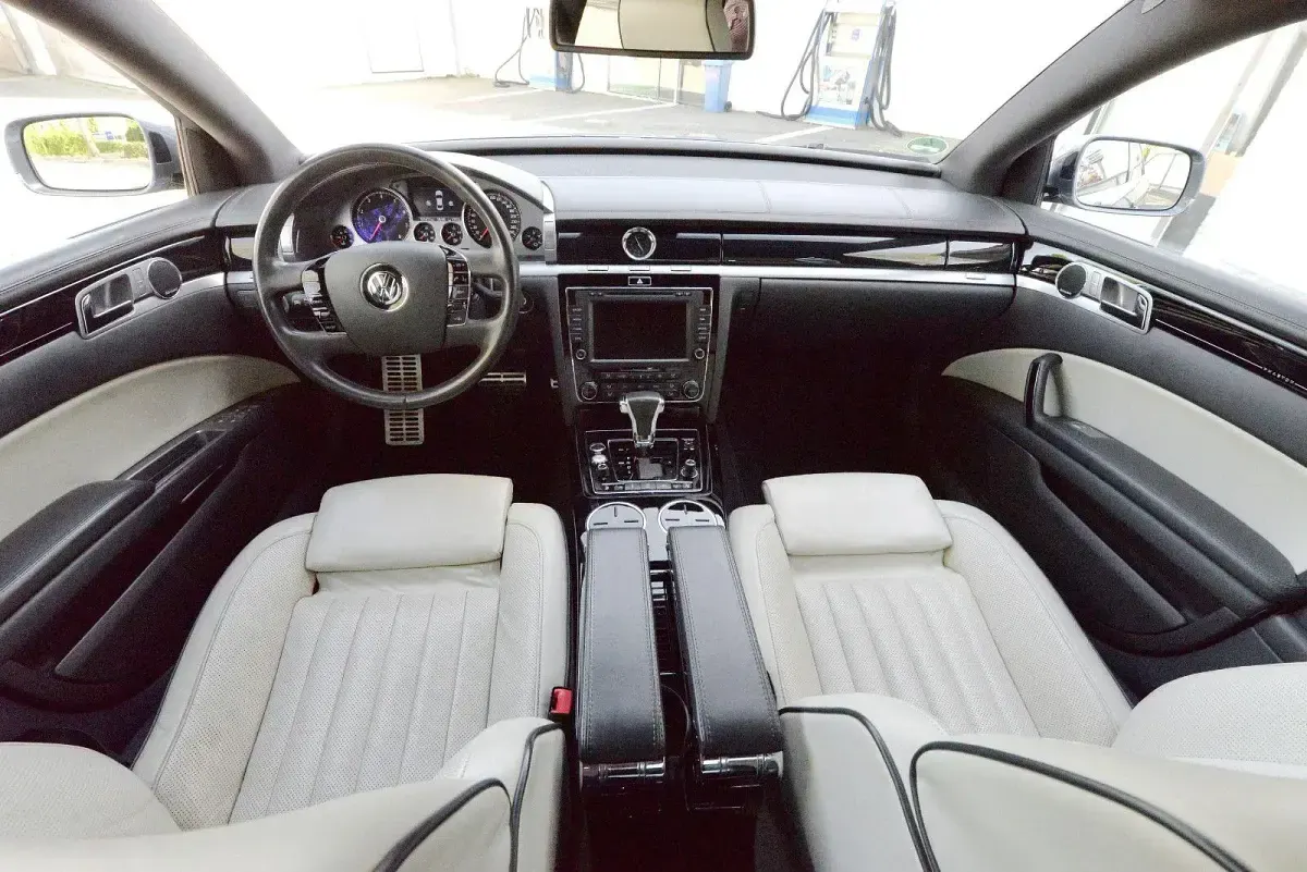 Second-hand VW Phaeton Exclusive 334 CP (245 kW) 2015 Gri Berlinǎ