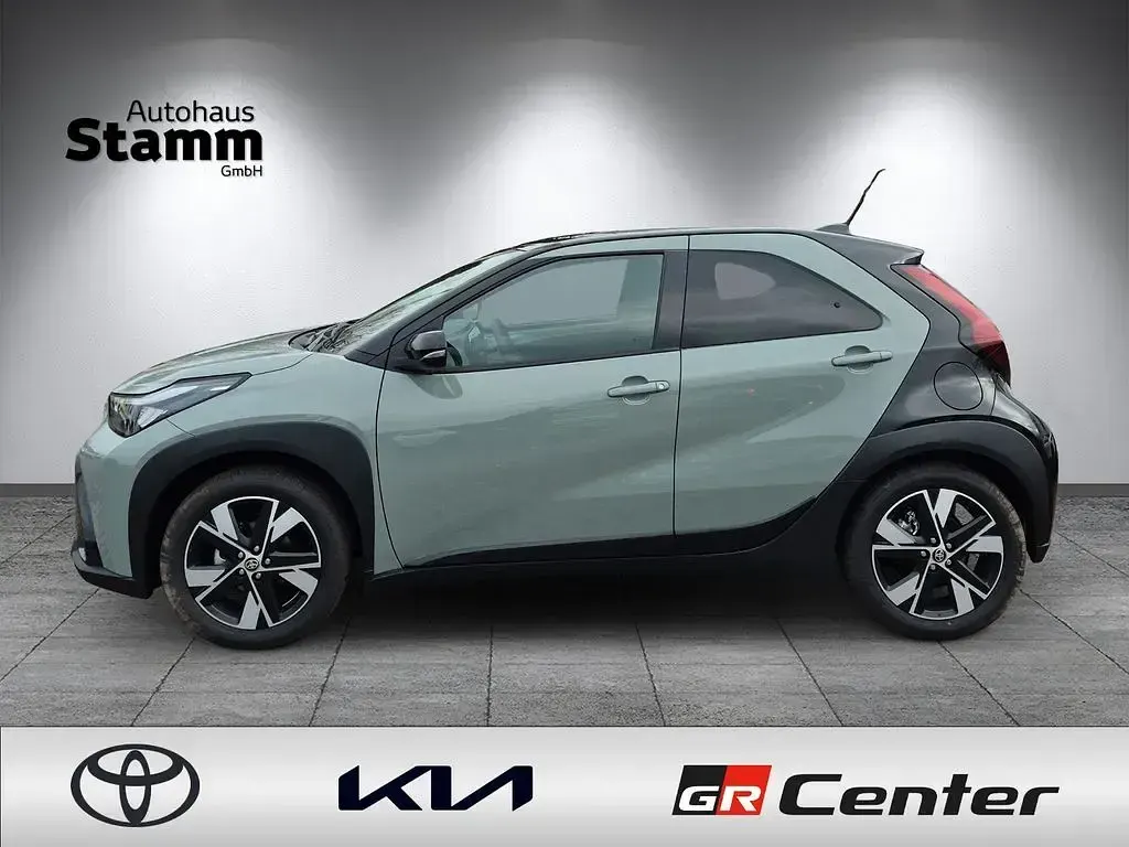 Neu Toyota Aygo X 116 PS (85 kW) 2026 Grün SUV