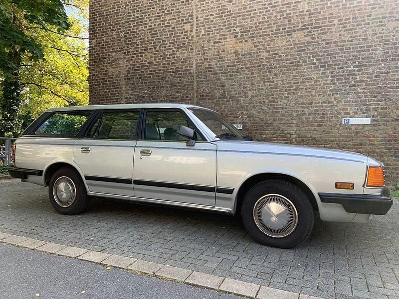 Silber Gebraucht 1986 Mazda 929 Kombi | 8.500 € - Bild 1/4