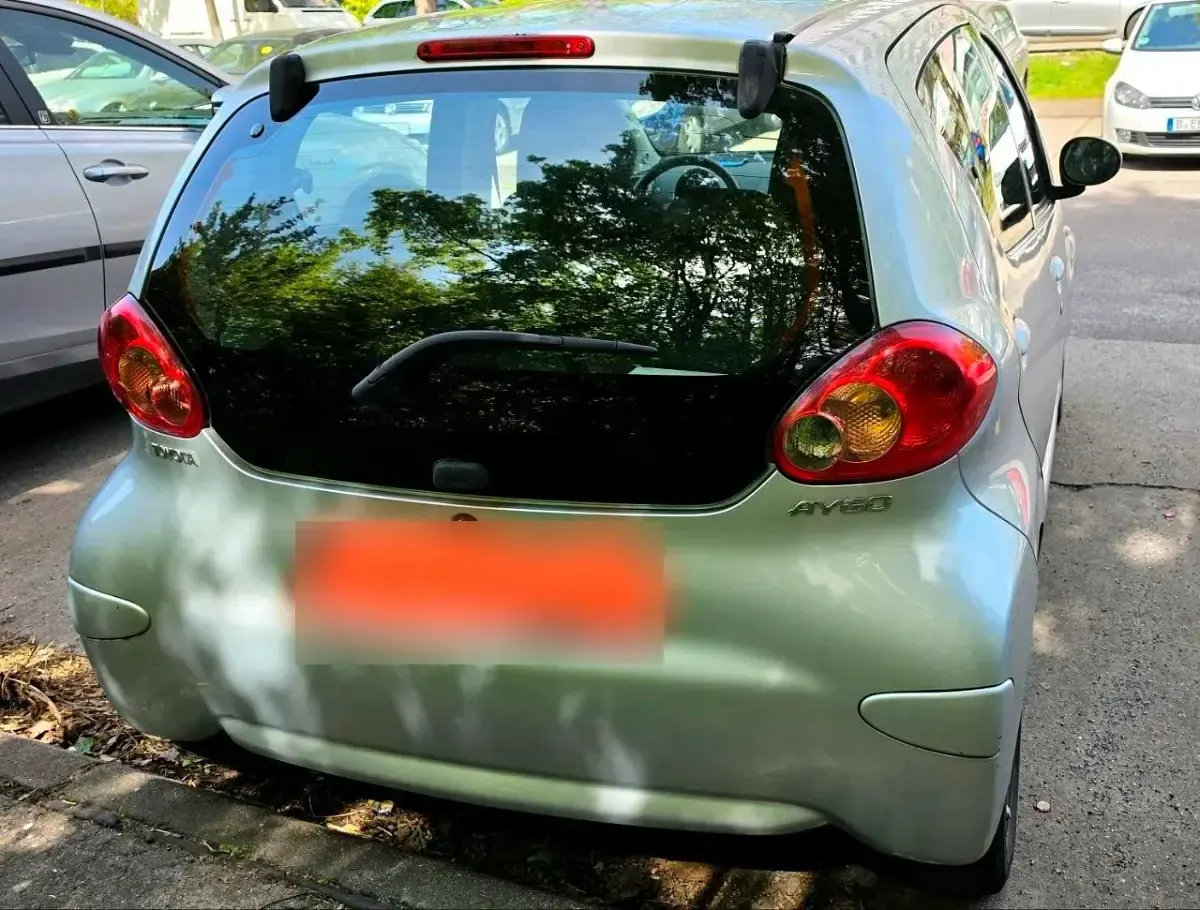 Gebraucht Toyota Aygo 68 PS (50 kW) 2006 Silber Kleinwagen