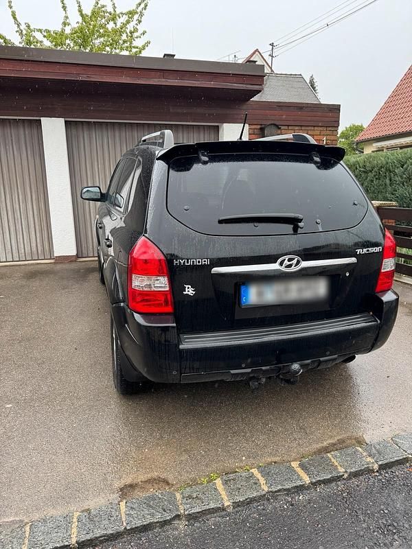 Schwarz Gebraucht 2006 Hyundai Tucson SUV | 3.300 € (Etwas zu teuer) - Bild 1/4