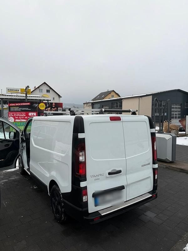 Gebraucht Renault Traffic 121 PS (88 kW) 2016 Weiß Van / Kleinbus