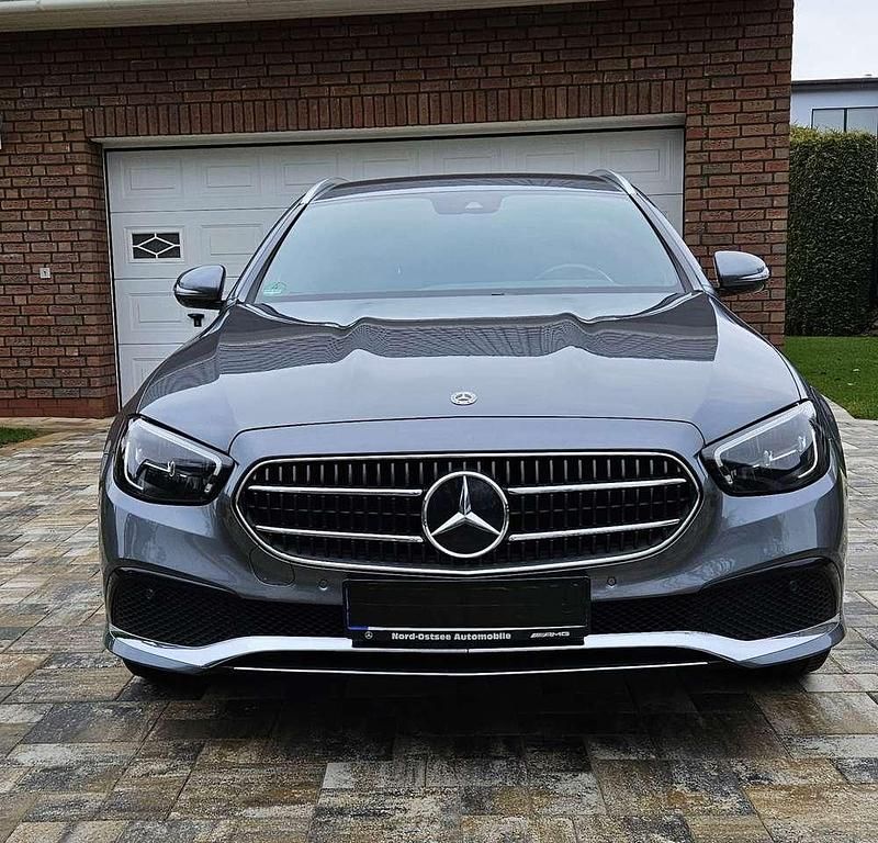 Gebraucht Mercedes E220 Avantgarde 194 PS (142 kW) 2020 Grau Kombi