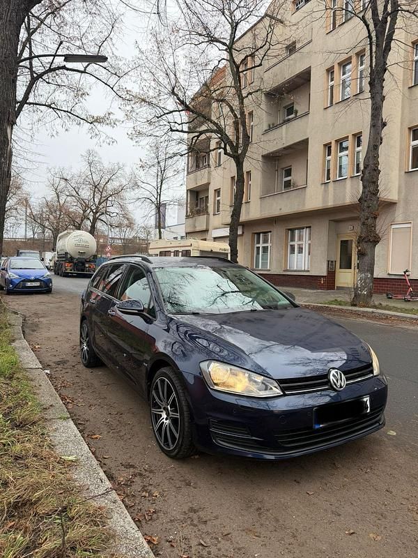 Blau Gebraucht 2015 VW Golf VII Kombi | 8.500 € (Superpreis) - Bild 1/4