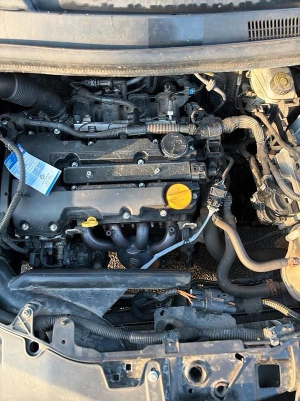 Gebraucht Opel Corsa Selection 87 PS (63 kW) 2012 Schwarz Kleinwagen