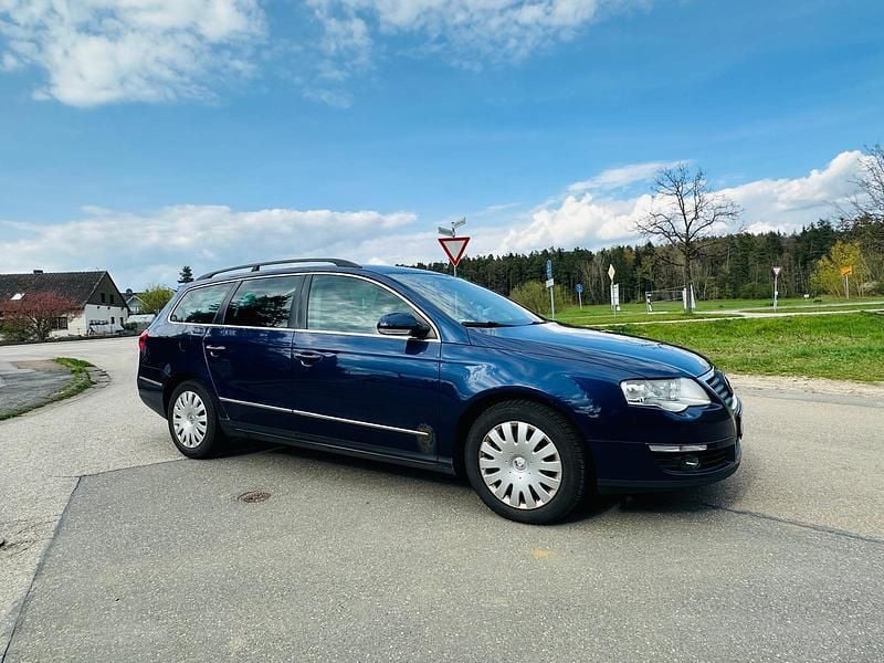 Usata VW Passat 140 CV (102 kW) 2010 Blu Station wagon