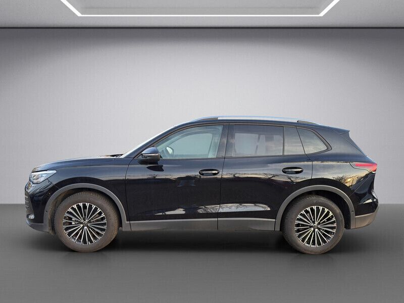 Gebraucht VW Tiguan Life 150 PS (110 kW) 2024 Schwarz SUV