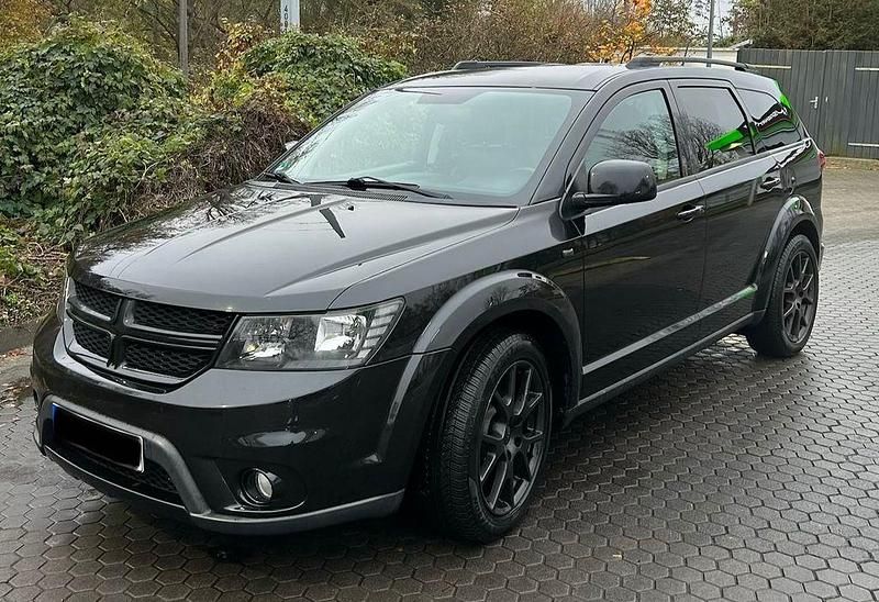 Schwarz Gebraucht 2013 Fiat Freemont My Freemont SUV | 9.500 € (Fairer Preis) - Bild 1/4