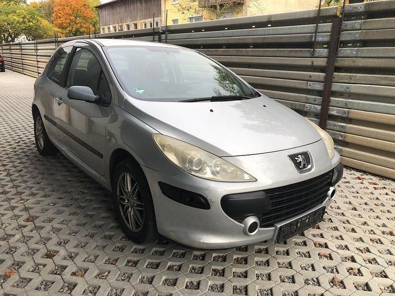 Silber Gebraucht 2006 Peugeot 307 Filou Limousine | 780 € (Superpreis) - Bild 1/4