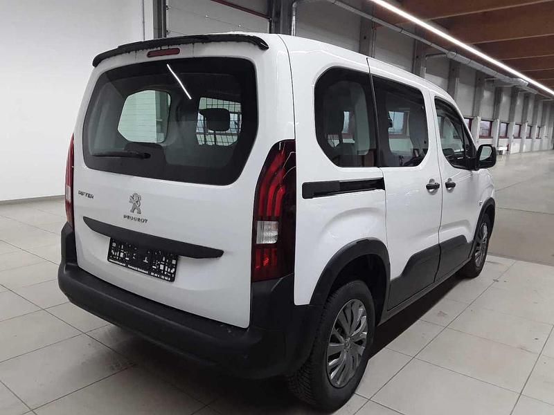 Gebraucht Peugeot Rifter Active 110 PS (80 kW) 2022 Schneeweiß Van / Kleinbus