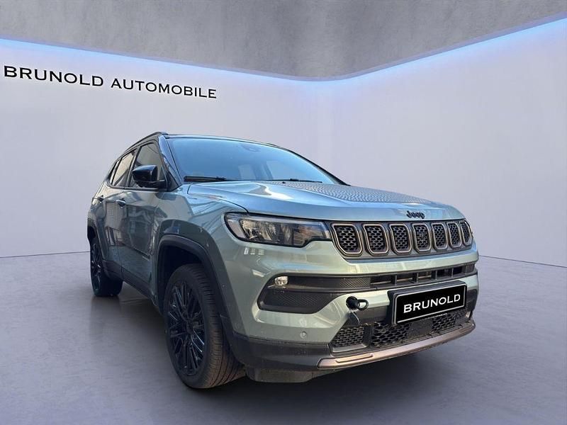 Gebraucht Jeep Compass 190 PS (139 kW) 2022 Grün SUV