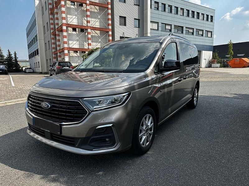 Silber Gebraucht 2022 Ford Grand Tourneo Connect Titanium Van / Kleinbus | 26.500 € (Guter Preis) - Bild 1/4