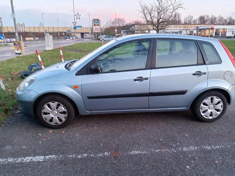 Gebraucht Ford Fiesta 79 PS (58 kW) 2007 Blau Kleinwagen