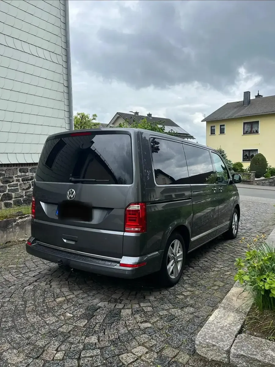 Gebraucht VW T6 Highline 200 PS (147 kW) 2018 Grau Van