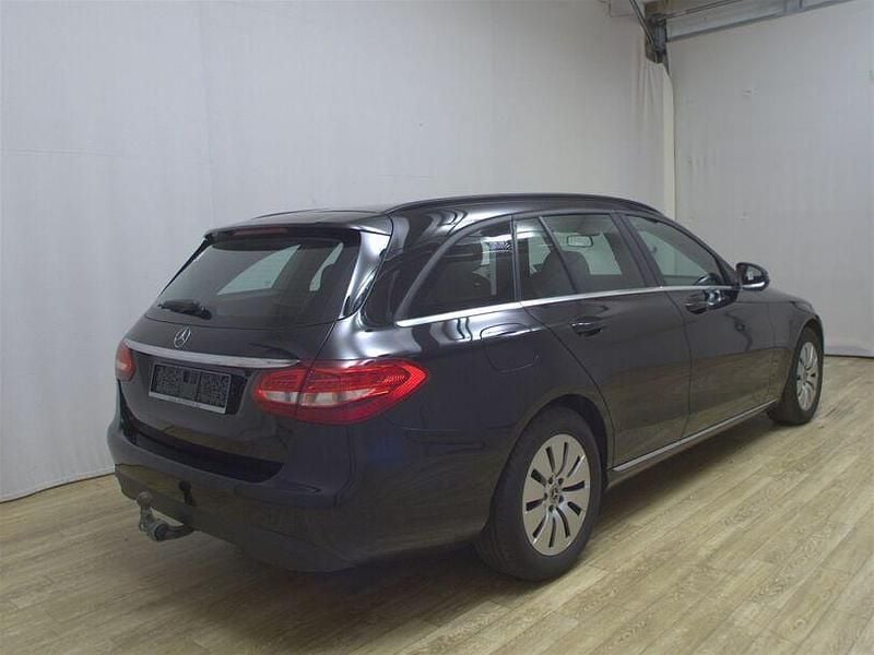 Gebraucht Mercedes C200 160 PS (117 kW) 2019 Schwarz Limousine