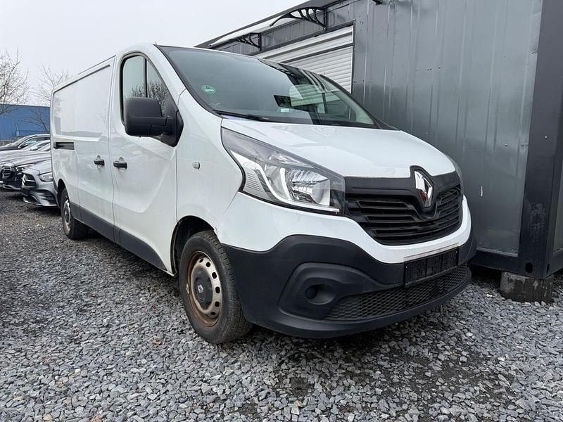 Gebraucht Renault Trafic Komfort 120 PS (88 kW) 2018 Weiß Van / Kleinbus