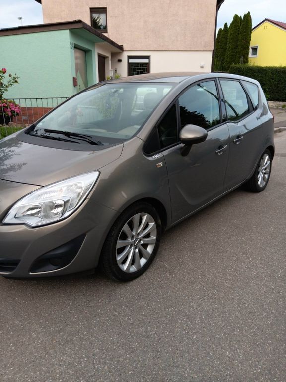 Braun Gebraucht 2010 Opel Meriva Innovation Van / Kleinbus | 5.699 € (Fairer Preis) - Bild 1/4