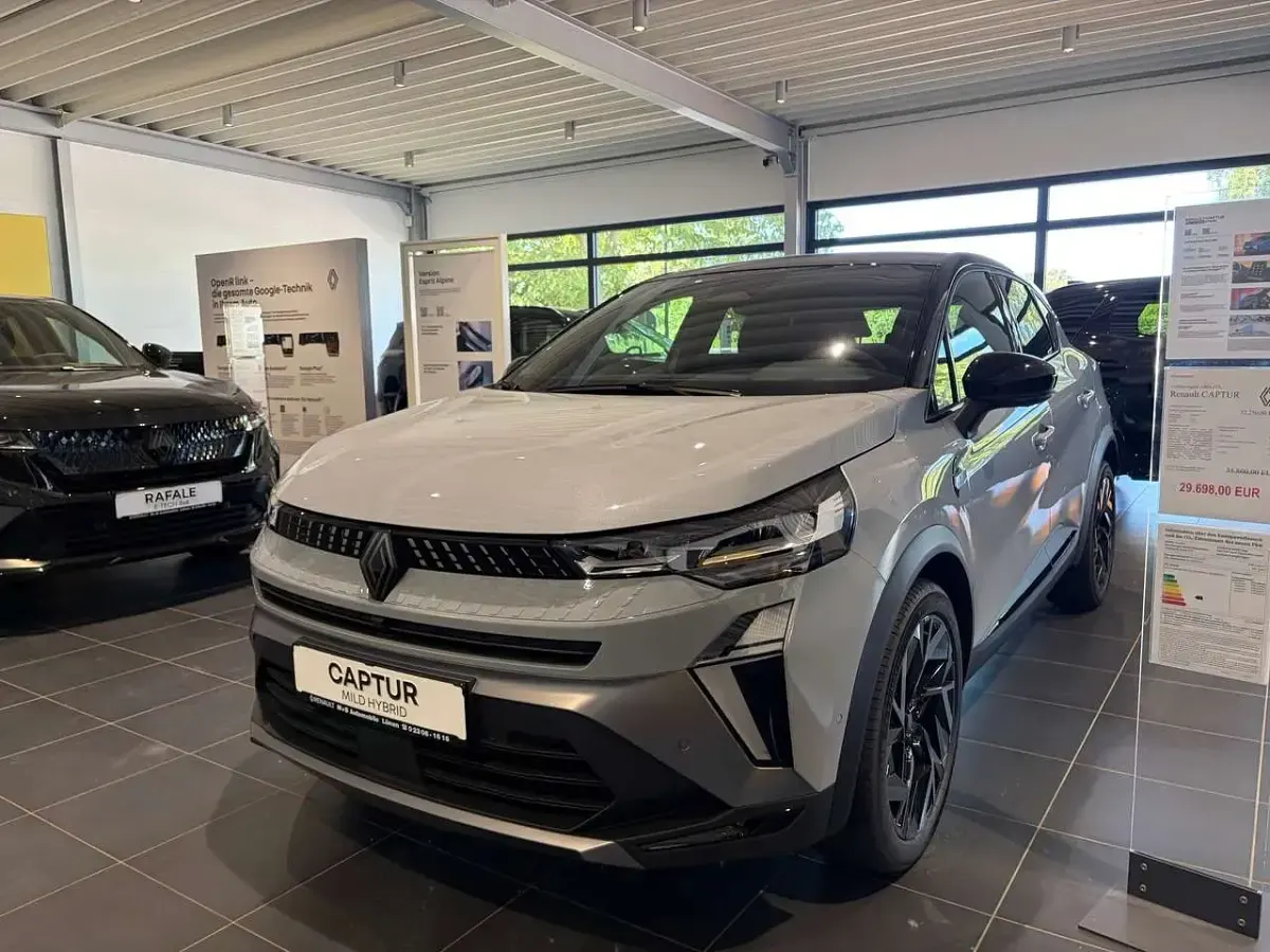 Neu Renault Captur Esprit Alpine 140 PS (102 kW) 2026 Rafalegrau SUV