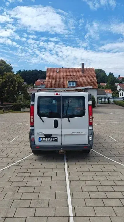 Gebraucht Opel Vivaro 114 PS (83 kW) 2009 Weiß Van / Kleinbus