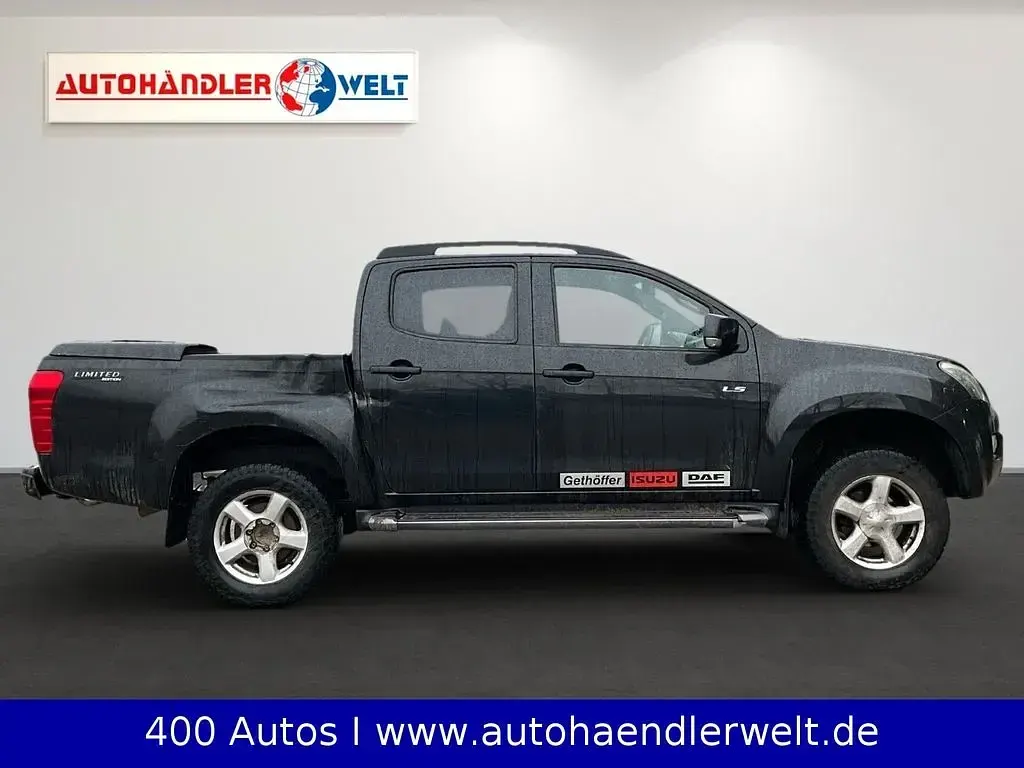 Second-hand Isuzu D-Max 163 CP (119 kW) 2015 Negru SUV
