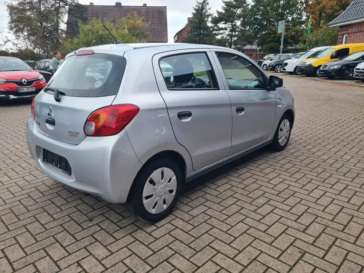 Gebraucht Mitsubishi Space Star Diamant Edition 71 PS (52 kW) 2016 Silber Kleinwagen